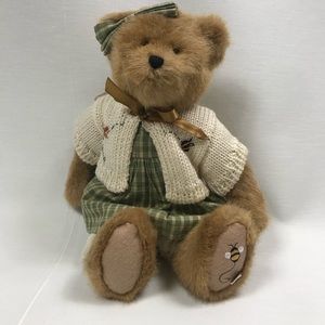 Boyd’s Bear “Charlotte B Beezley” 14”